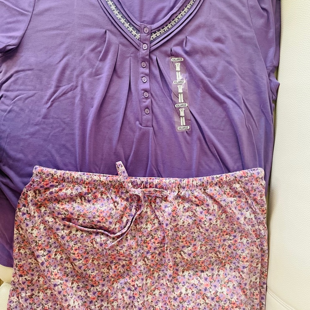 Pajamas set.